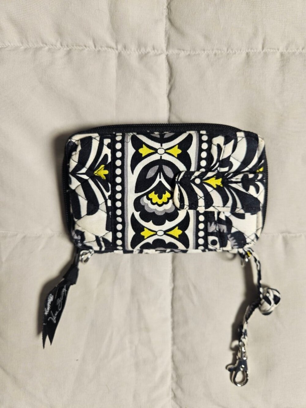 Vera Bradley Zip Wristlet Wallet Black White Yellow Medallion